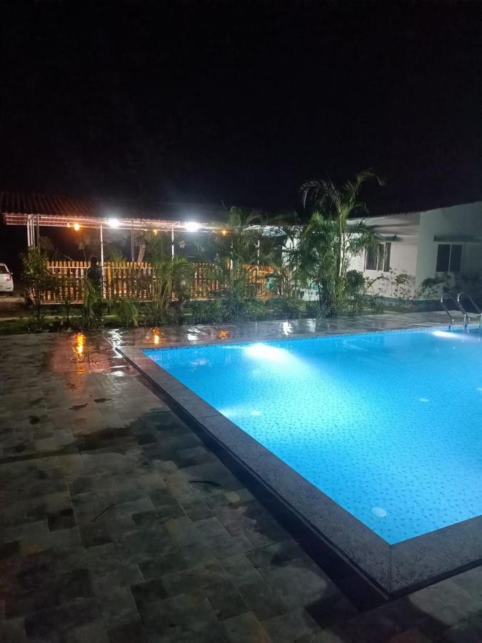 Mohor Retreat Hotel Alībāg Exterior foto
