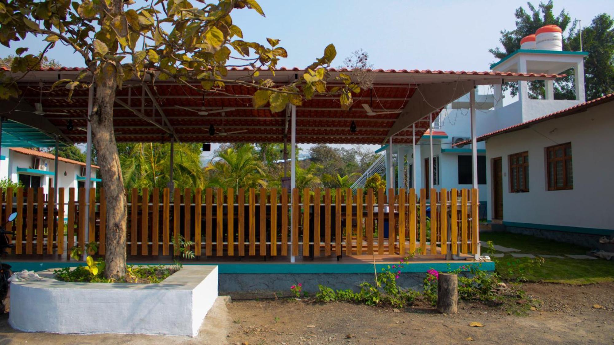 Mohor Retreat Hotel Alībāg Exterior foto